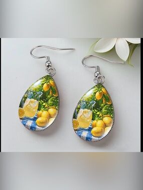 Lemon Pitcher Teardrop Dangle Earrings - Yellow & Green